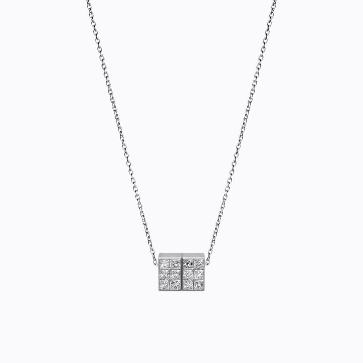 Cube Necklace 01, yellow gold, matte finish