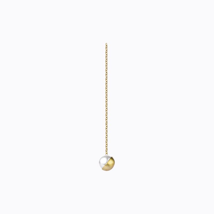 Half Pearl Chain Earring 135°, yellow gold