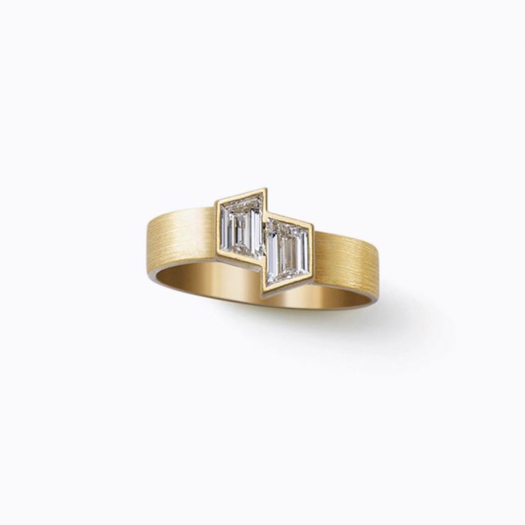 Double Trapezoid Diamond Asymmetric Ring